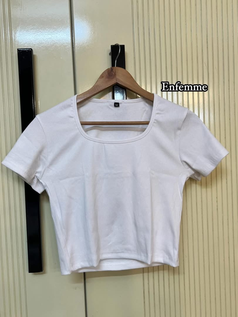 Square neck half sleeve crop tops