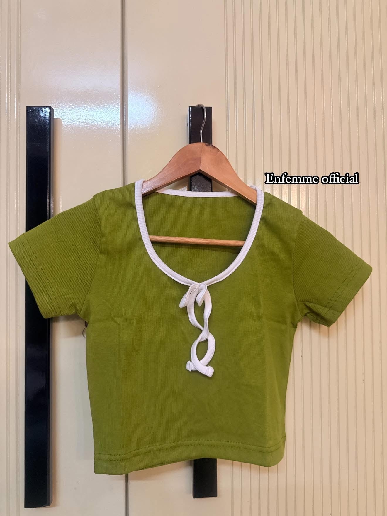Ribbed Bow tie crop top